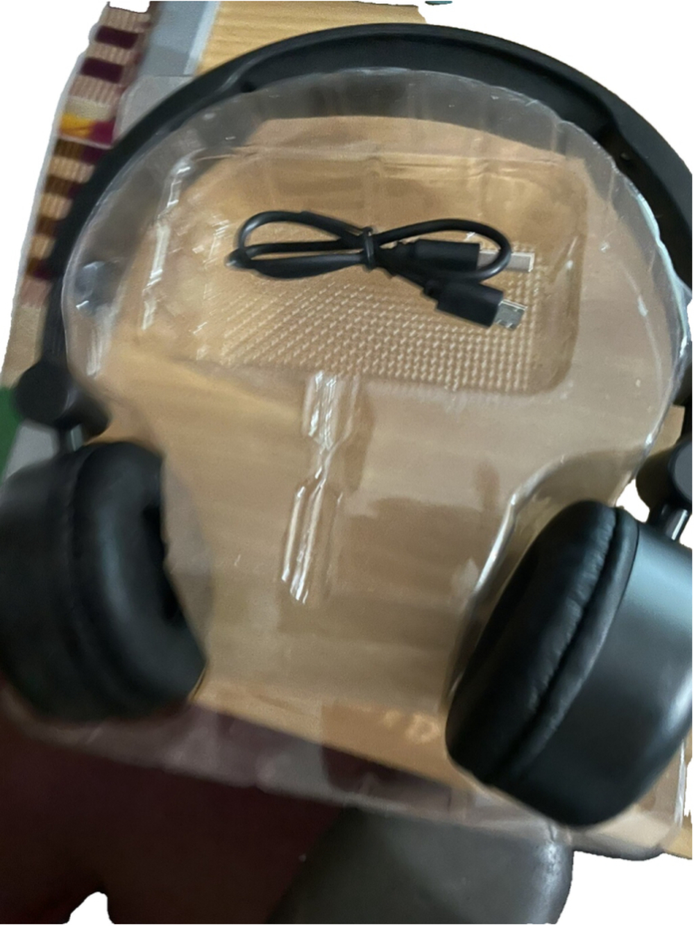 Muze by Vivitar Throw Back Bluetooth Headphones Black Open Box